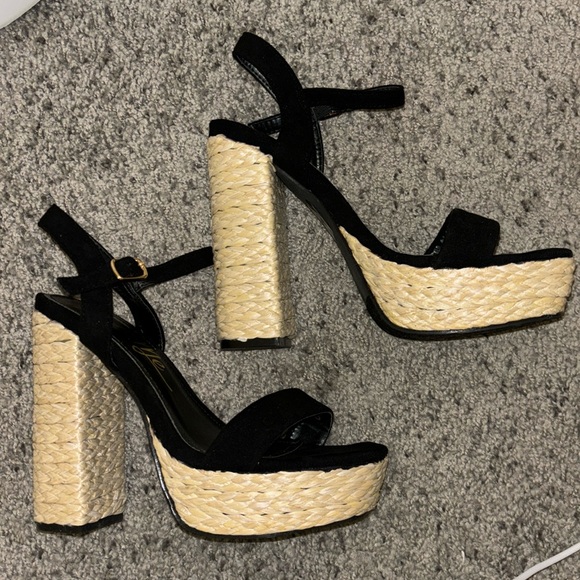 Platform Sandals - Picture 1 of 3